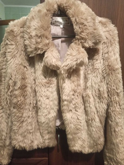 Шубка жіноча, коротка