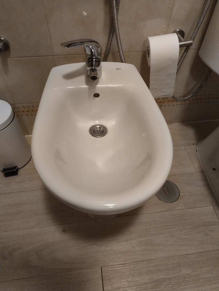 Loiças e torneiras de WC completo