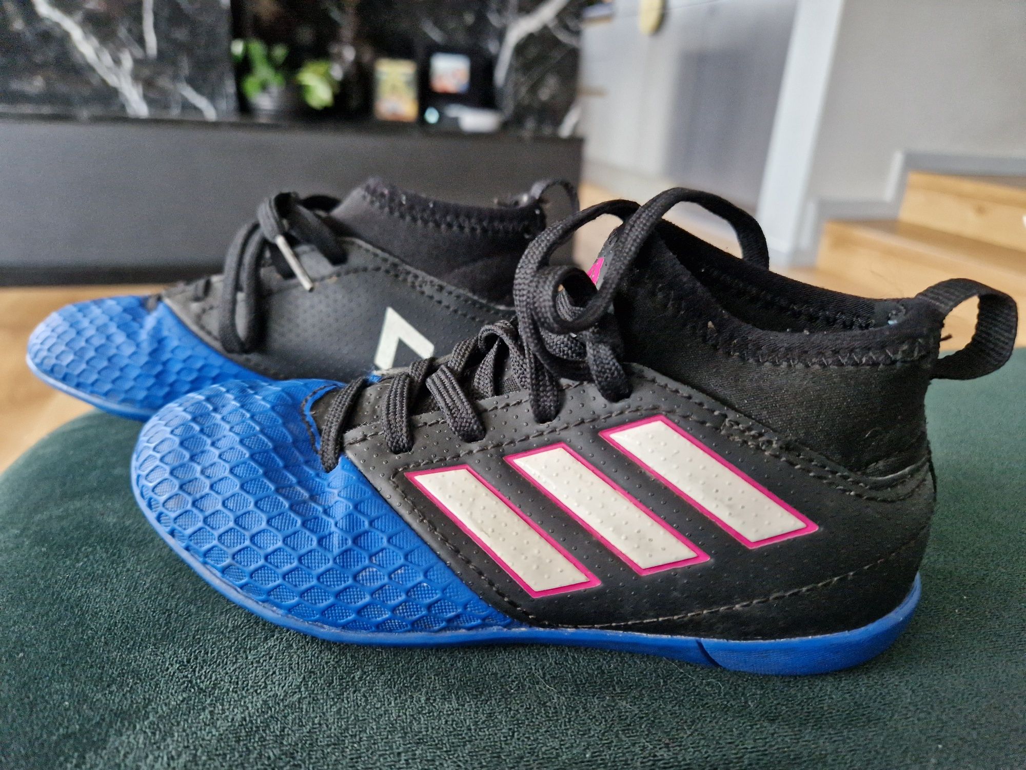 Buty do piłki nożnej Adidas halówki rozmiar 28