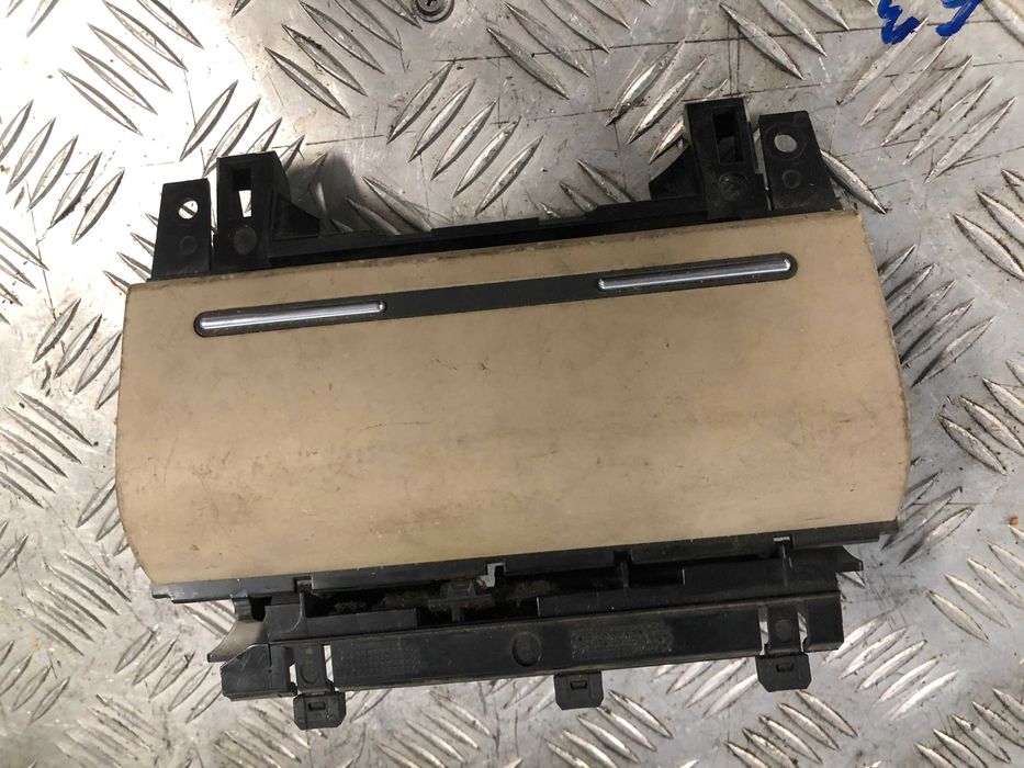 Popielniczka przód Audi A4 B6