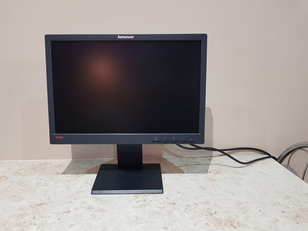 Monitor LCD LENOVO LT1952PWD 19''