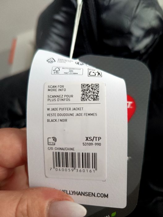 Czarna kurtka puffer pikowana damska Helly Hansen rozmiar XS 34 36