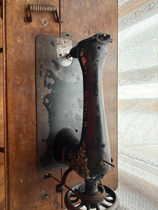 Швейна машина Janome L-394 декор,Singer 16k33,Чайка 132м мотор,Подолка