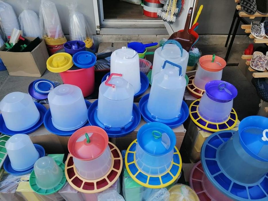 Кормушка  и поилка для курей