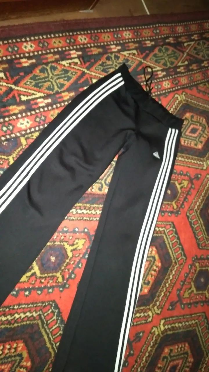 штаны adidas       .