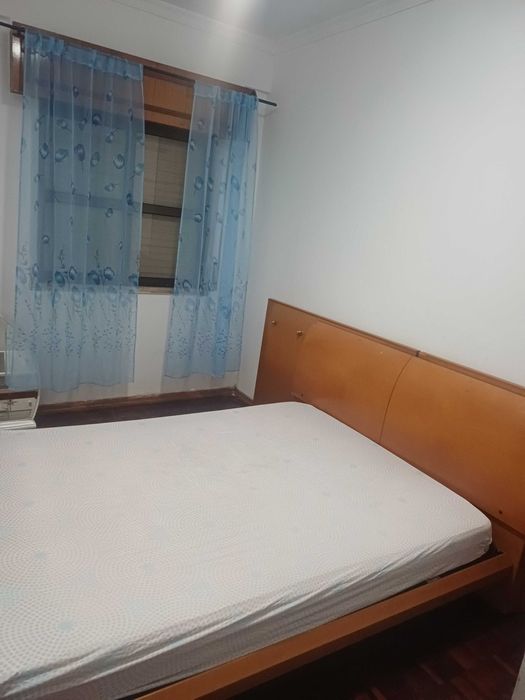 Alugo Quarto em Mercês