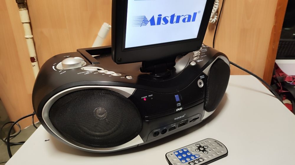 Mistral BDT-125J – boombox TV z DVD i ekranem LCD 7”
