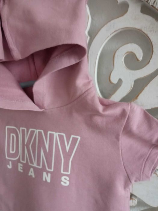 DKNY komplet rozmiar 12 miesięcy, jest