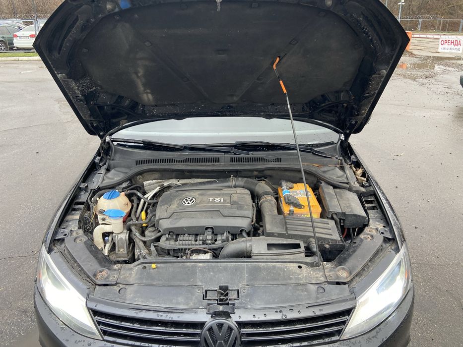 Volkswagen Jetta SE 2013 рік 1.8 Бензин Автомат