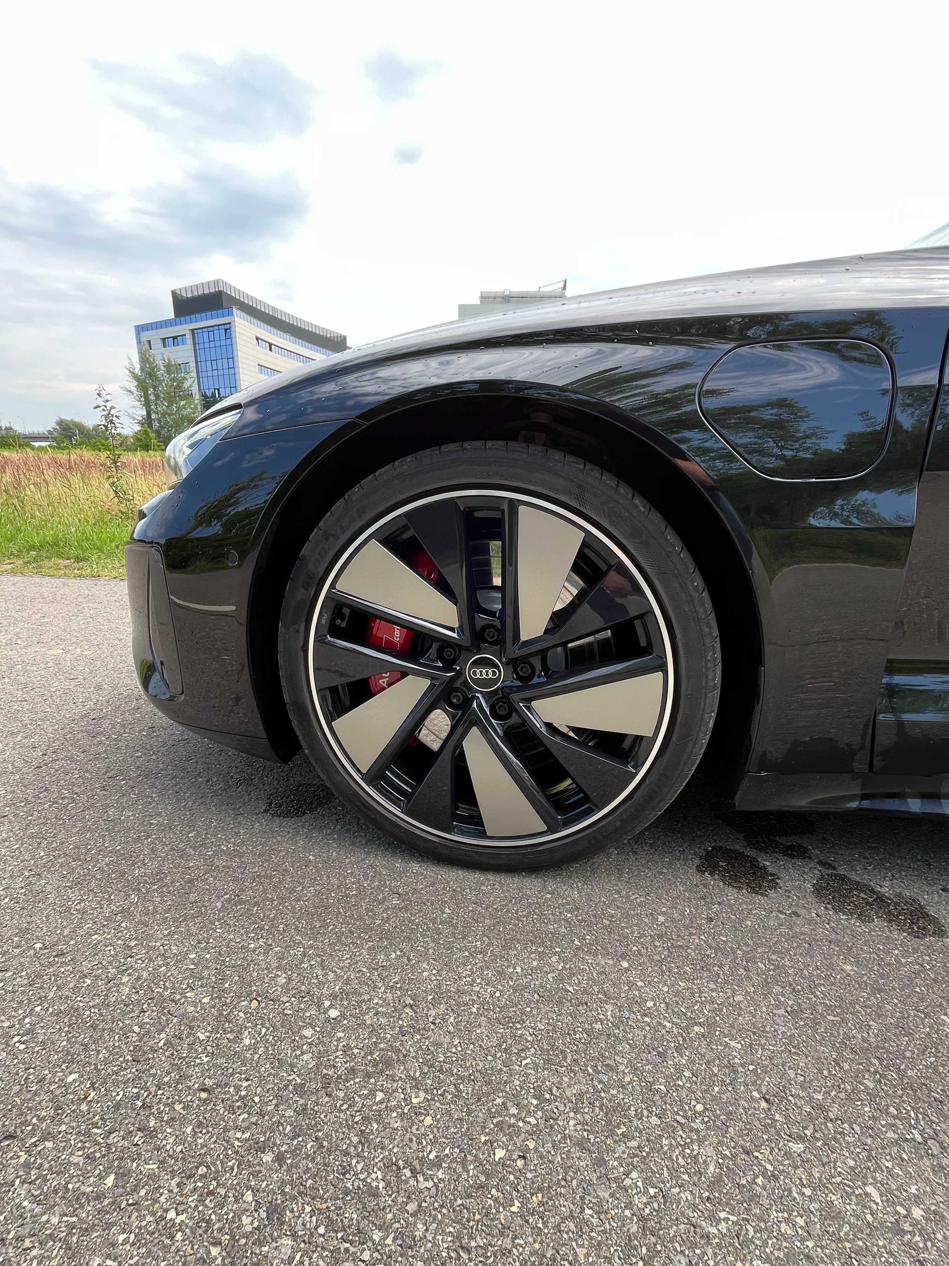 Audi  E TRON RS GT 4x4 600 km Salon  Polska
