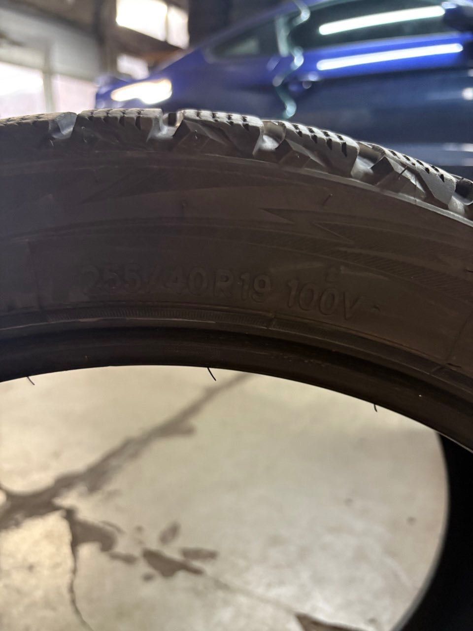 Opony zimowe TOYO Observe GSi-6 HP 255/40 R19