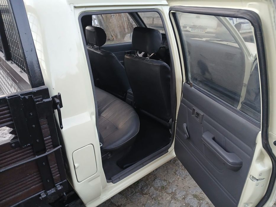 Carrinha Toyota Hilux caixa aberta