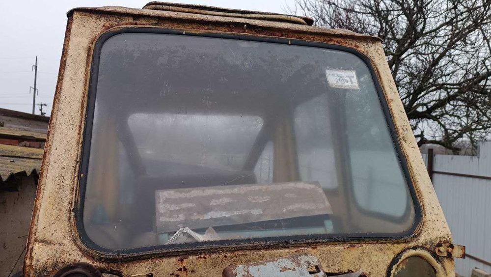 Продам кабину ЮМЗ экскаватора