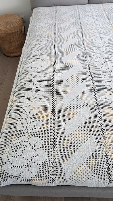 Colcha de renda branca para cama de 1.40m