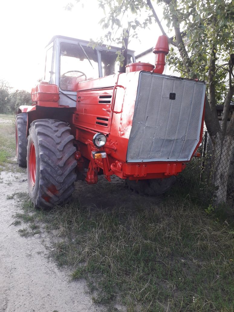 Продам Трактор 150к