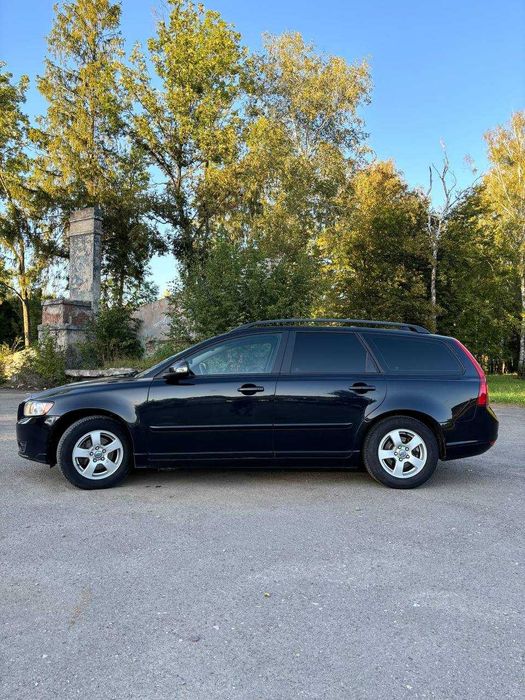 Продам Volvo v50 2009рік 1.6d 110 к.с.