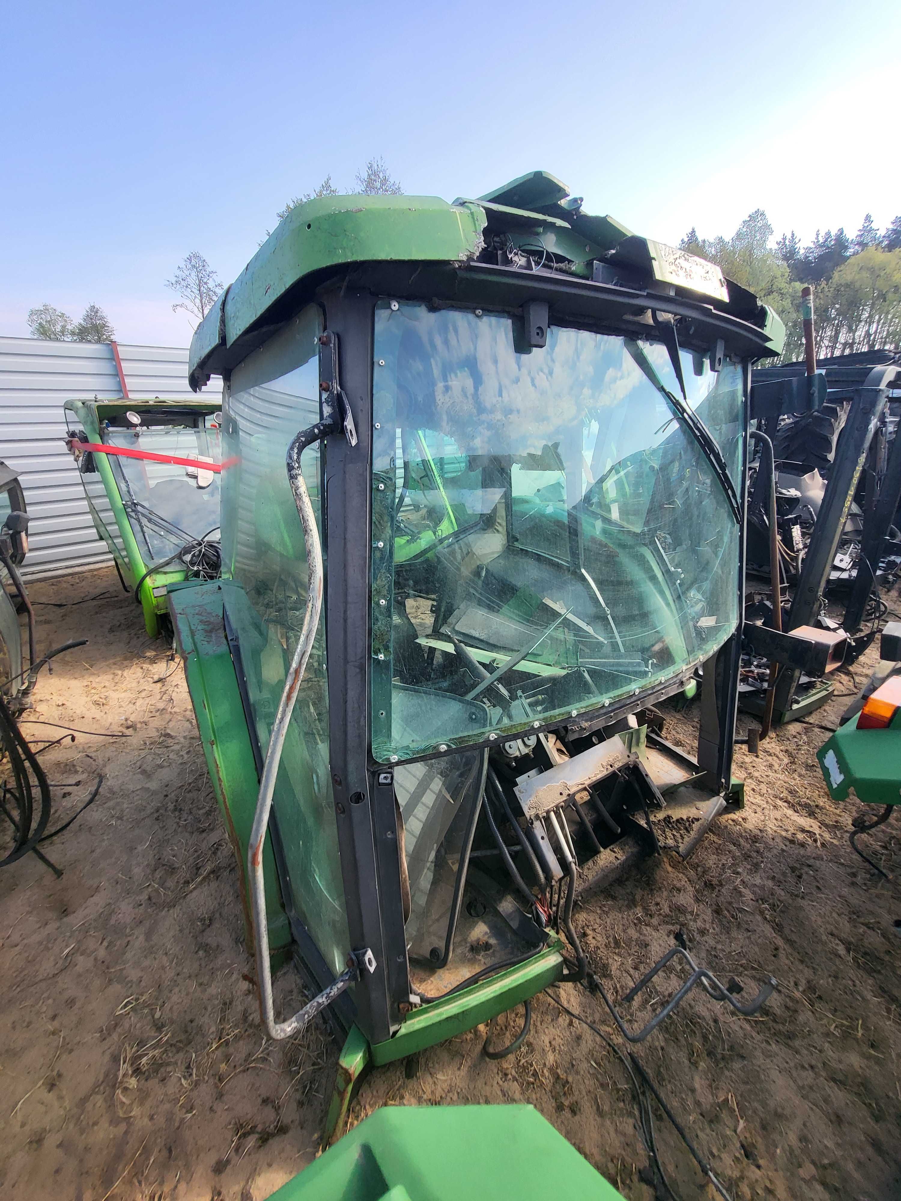 Kabina ciągnika John Deere