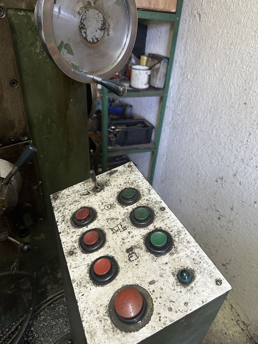 Frezarka uniwersalna