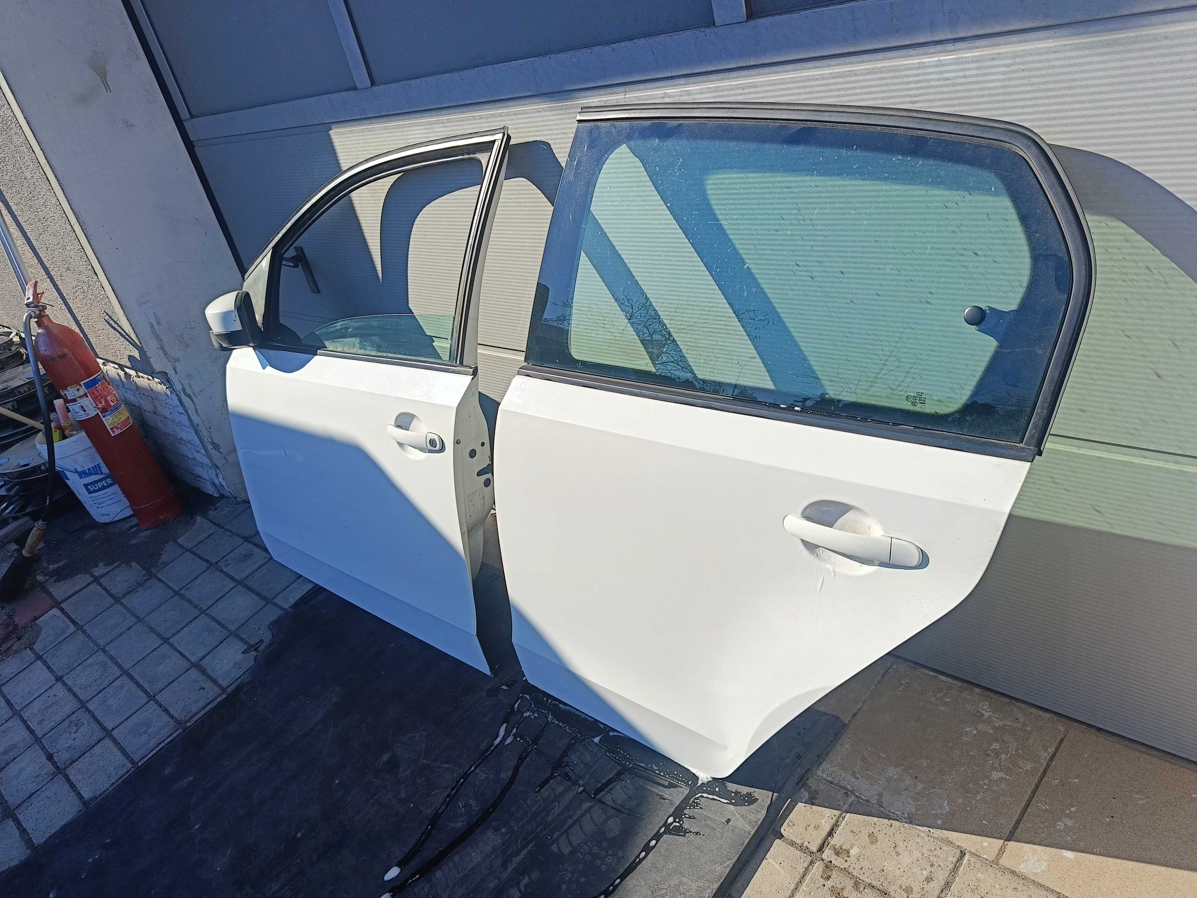 Drzwi Lewy Przód / Lewy Tył Volkswagen UP / Seat MII / Citigo / LB9A