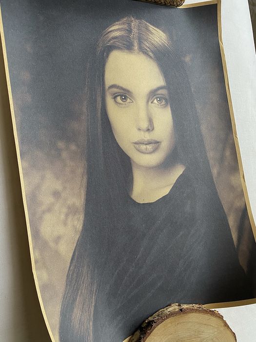 Angelina Jolie/Vintage Retro