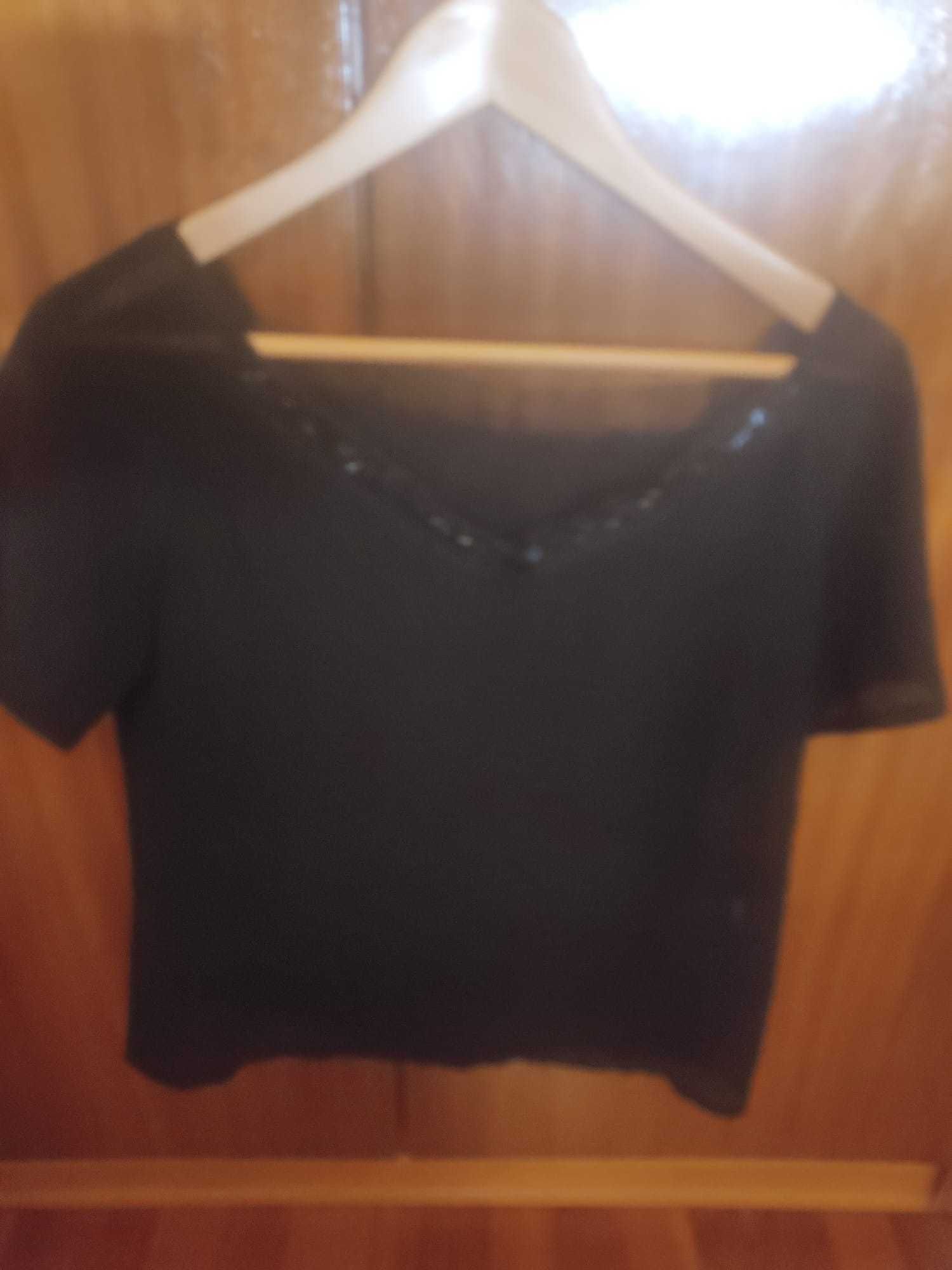 Blusa preta, manga curta e missangas, Et dieu crea la femme, TAM 40