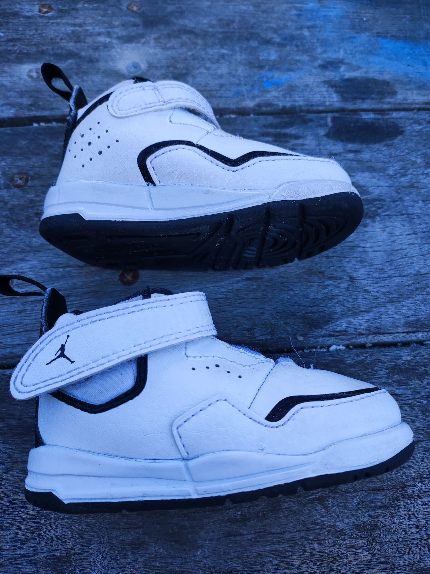 Sapatilhas bebê new balance n19 e jordan n19,5