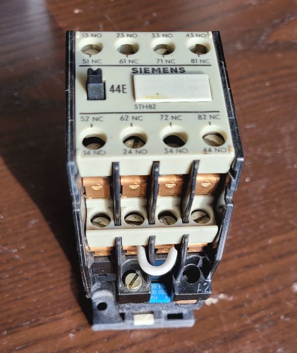 Stycznik 3TH 82 44-0A 220V 16A SIEMENS Germany