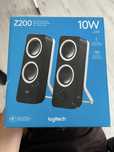 Logitech Z200.