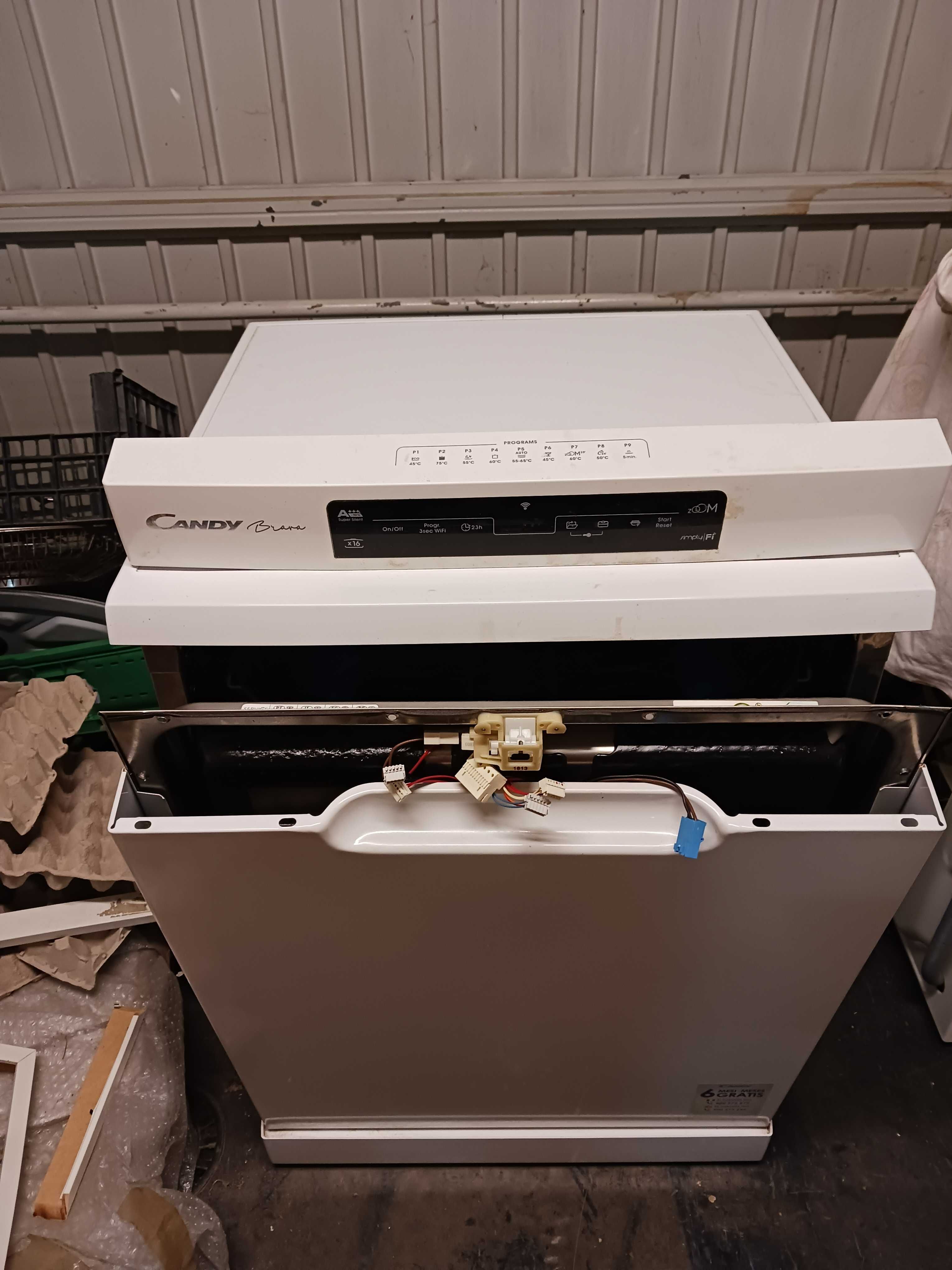 Máquina de Lavar Loiça Candy Brava CDPN 4D620PW 16