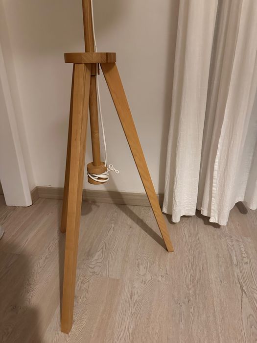 Candeeiro de pé da IKEA