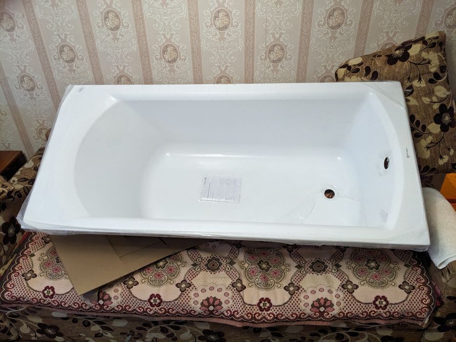 УВАГА -70% Якісна акрилова ванна  з ніжками та сифоном Польща RADAWAY