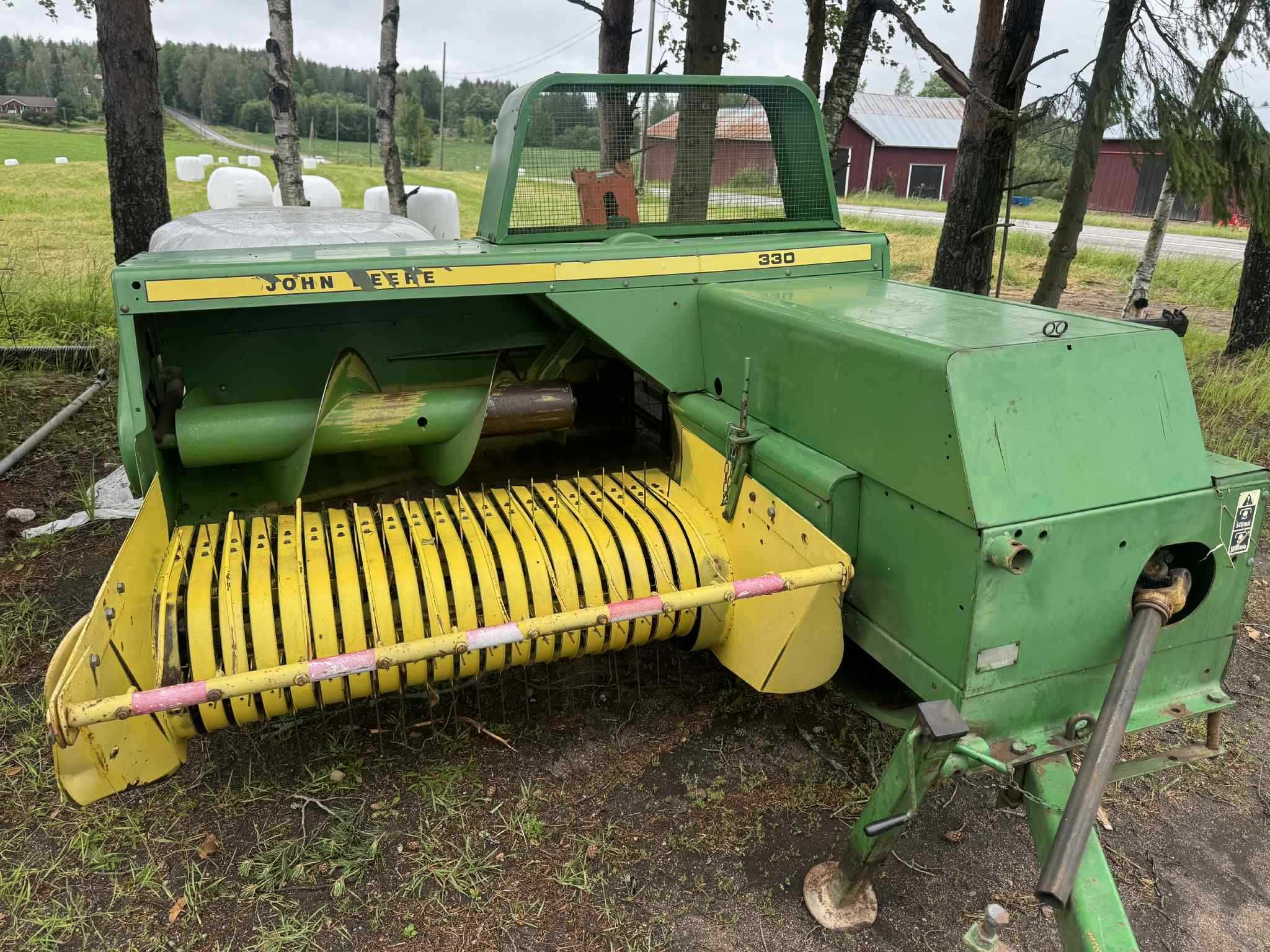 Тюковий Прес Підбирач Пресс подборщик JOHN DEERE 330 (339-332-336-349)