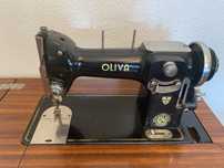 Máquina de costura Oliva de coleção