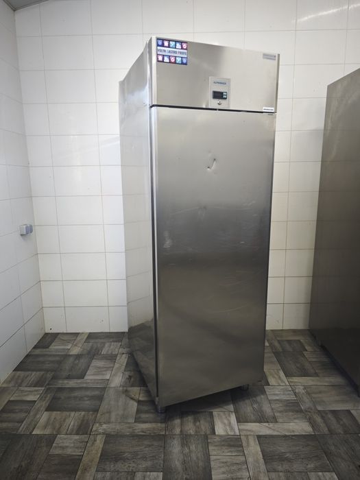 Морозильна шафа 670л electrolux Alpeninox Італія