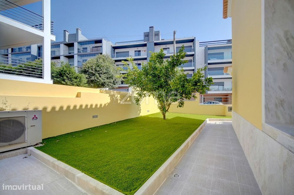 Moradia T5 em Famões na Encosta do Mourigo.