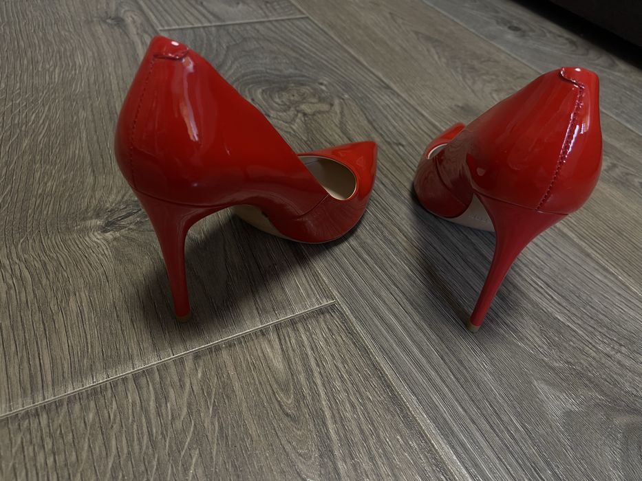 Продам червоні лакові Туфлі човники жіночі, ідеальний стан