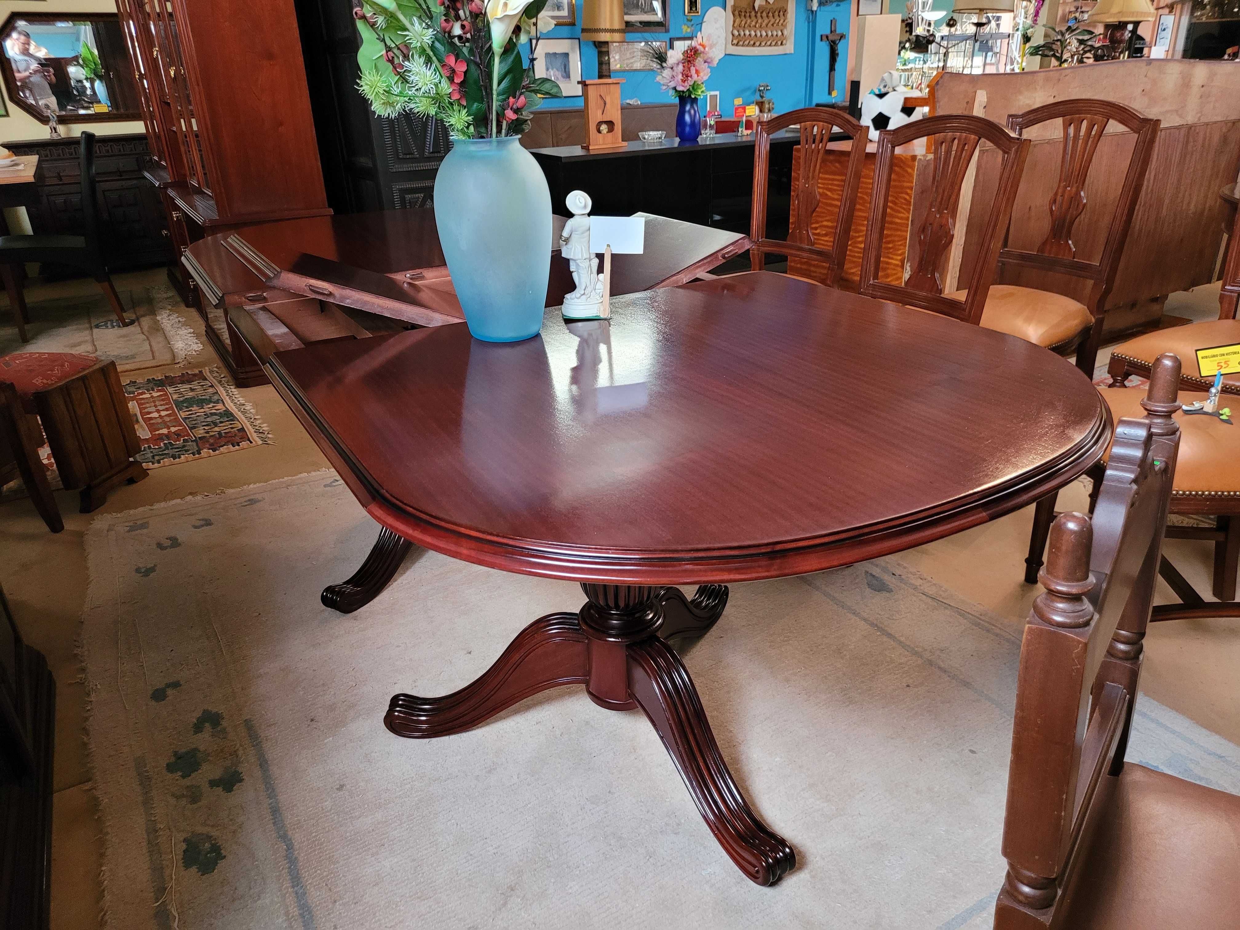 Mesa de sala em madeira com dois pés de galo - Extensí