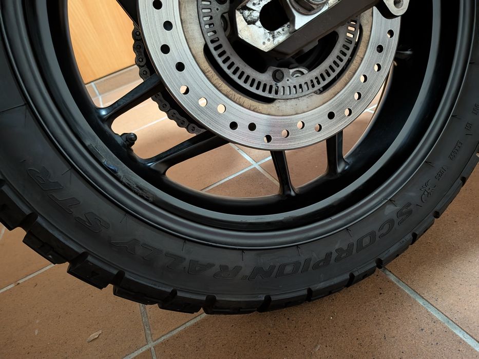 2 Pneus Moto Trail / Adventure: Pirelli + Mitas (Quase Novos)