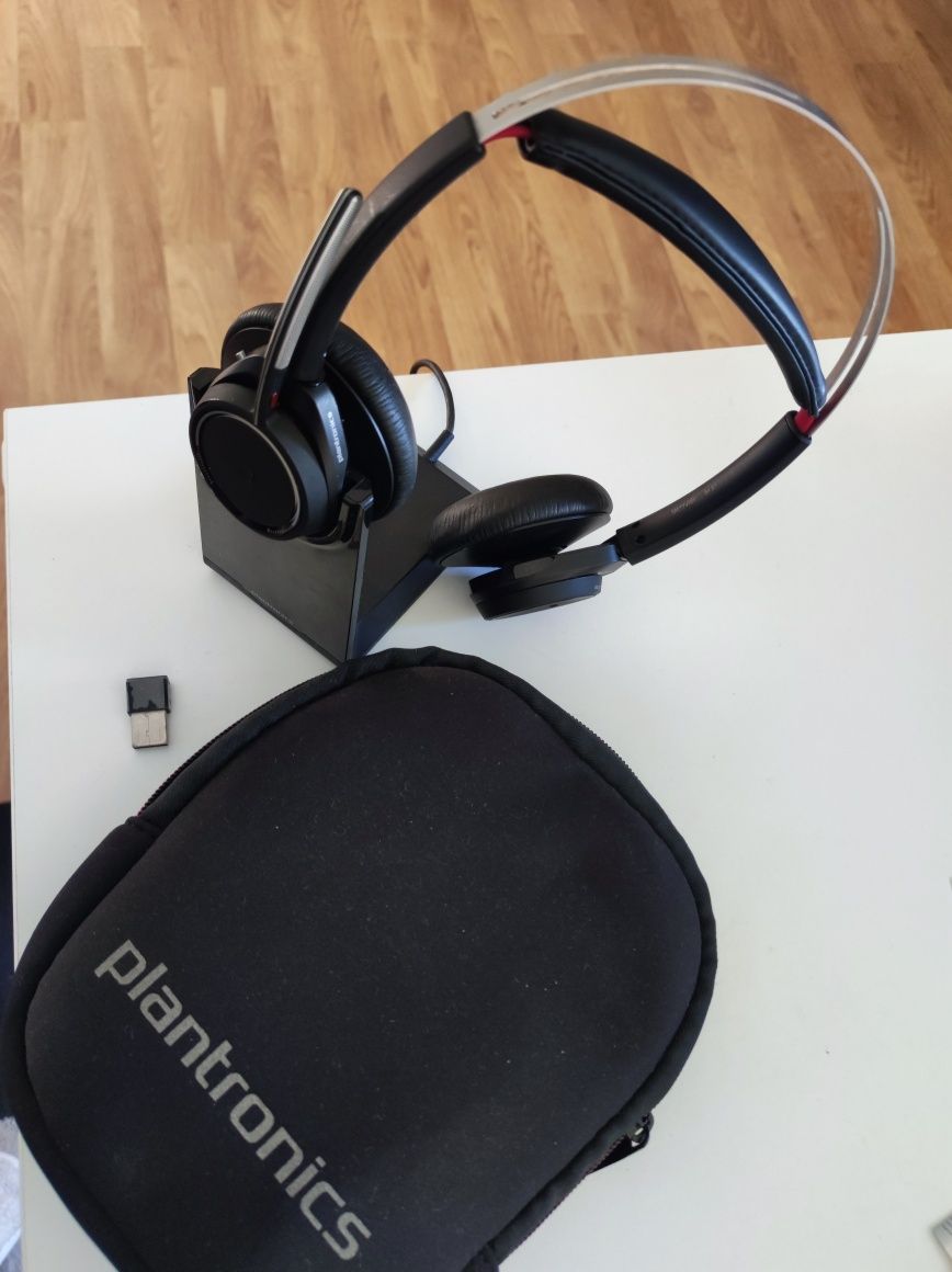 Plantronics Voyager Focus UC-M Headset Bluetooth