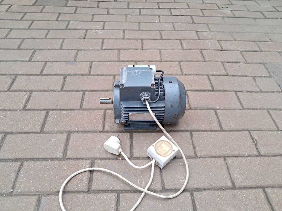 Silnik elektryczny 1,1kw 2835 obrotów 1-faz 220v,230v  .Wysyłka