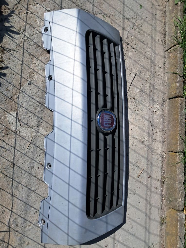 Grill przedni - FIAT DUCATO -OD 2006 -Atrapa chlodnicy /ramka /znaczek