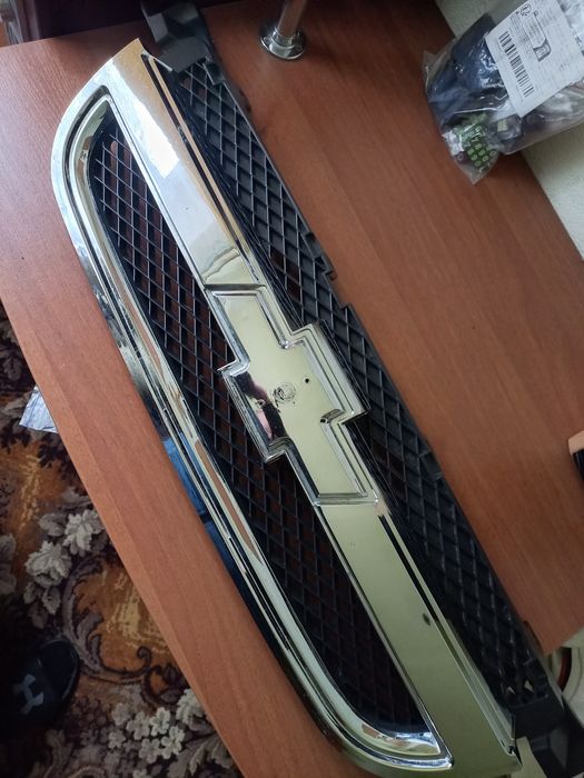 Решотка радіатора авео т250