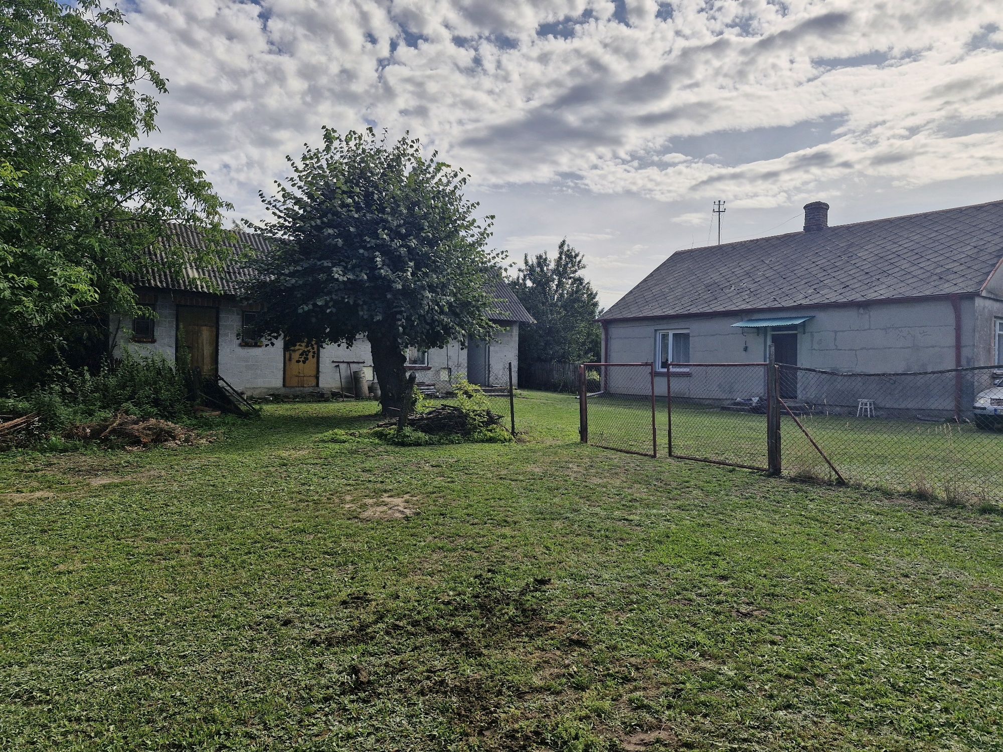 Sprzedam siedlisko/ działkę 0.97ha,dom 90m2