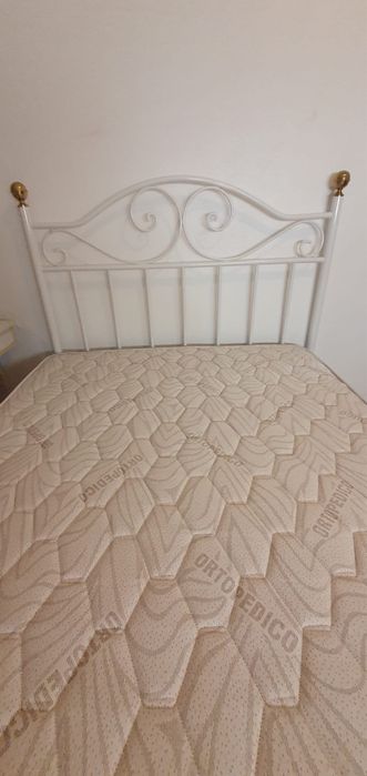 Cama com colchão