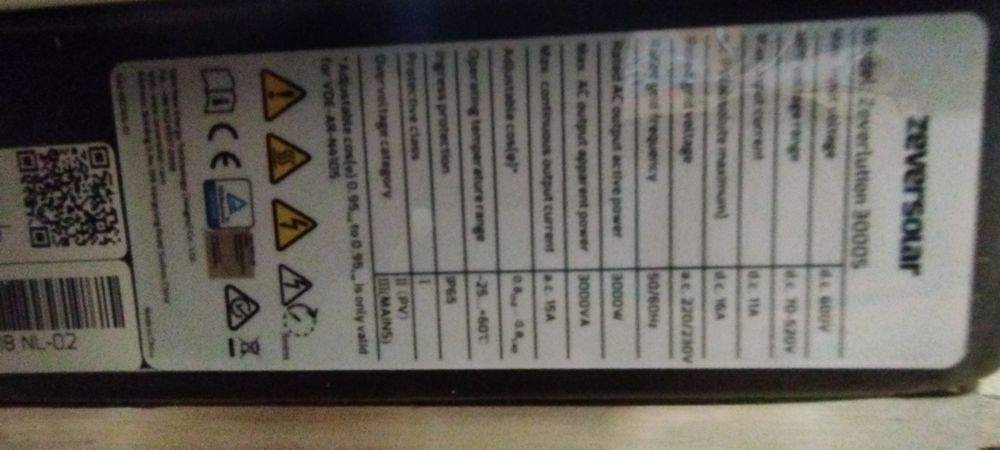 Sprzedam falownik zeversolar 3000s