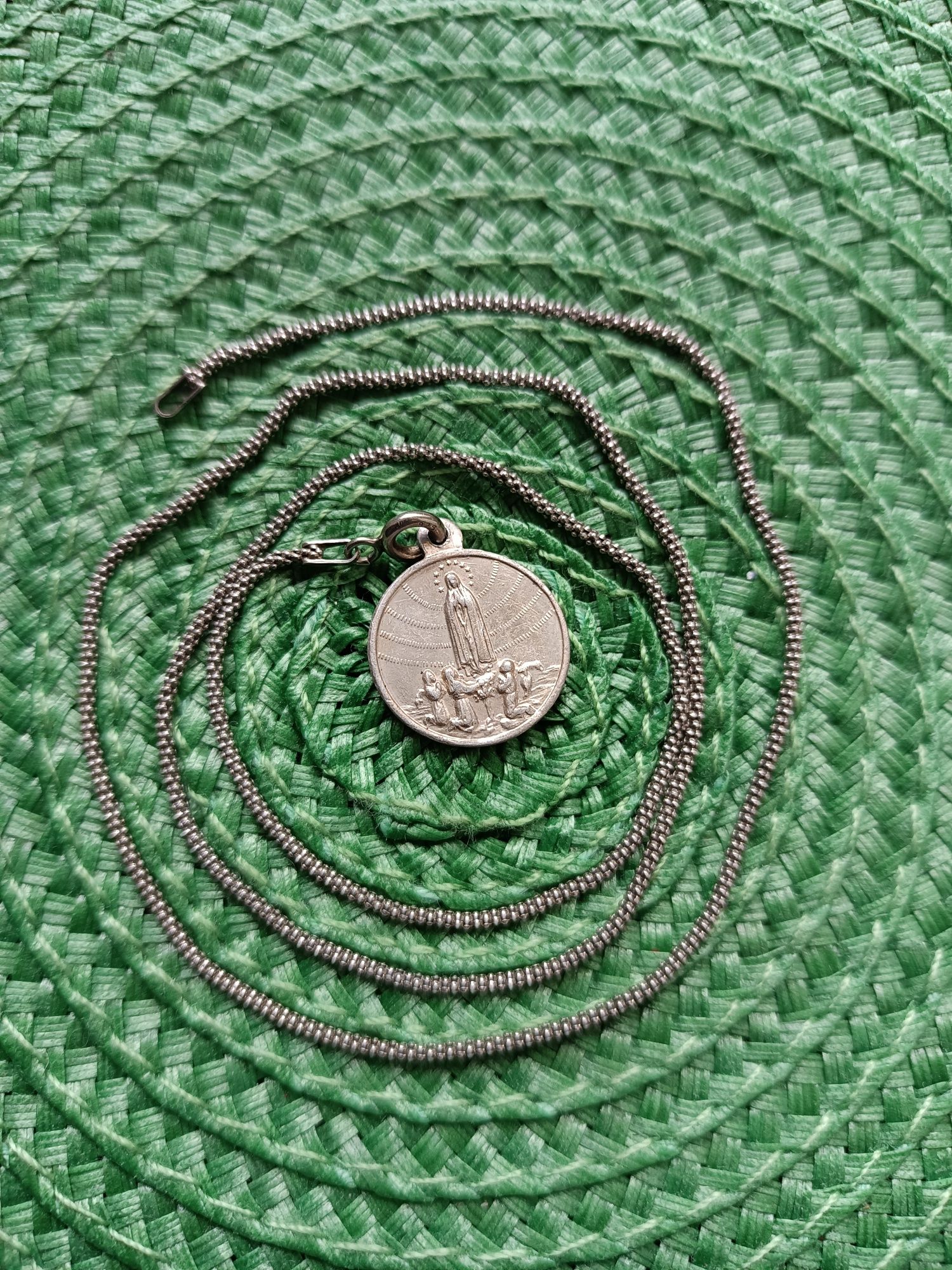 Medalion Matka Boska Fatimska  z srebrnym łańcuszkiem Italy 925