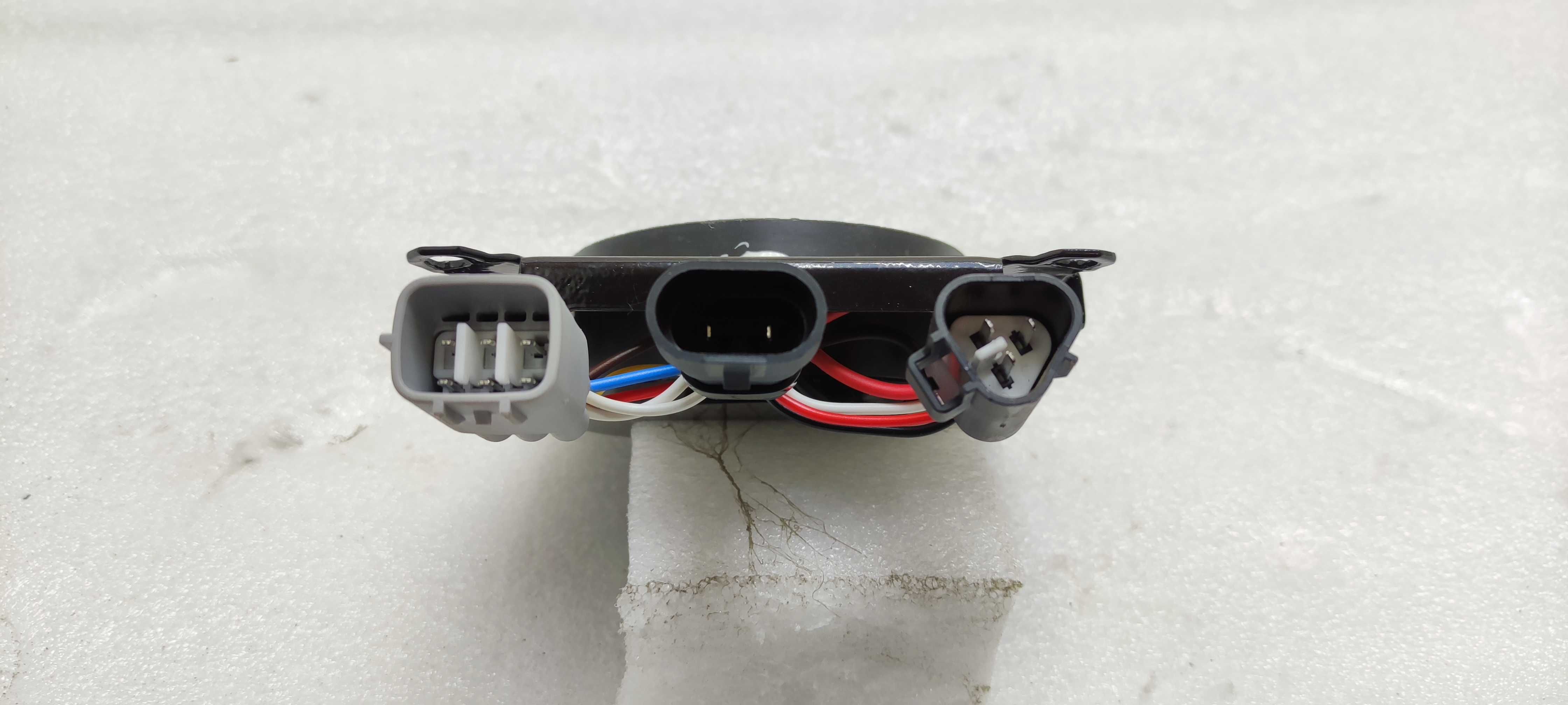 Фары бу Toyota C-HR 16-21 USA  8117010A00 и 8113010A00