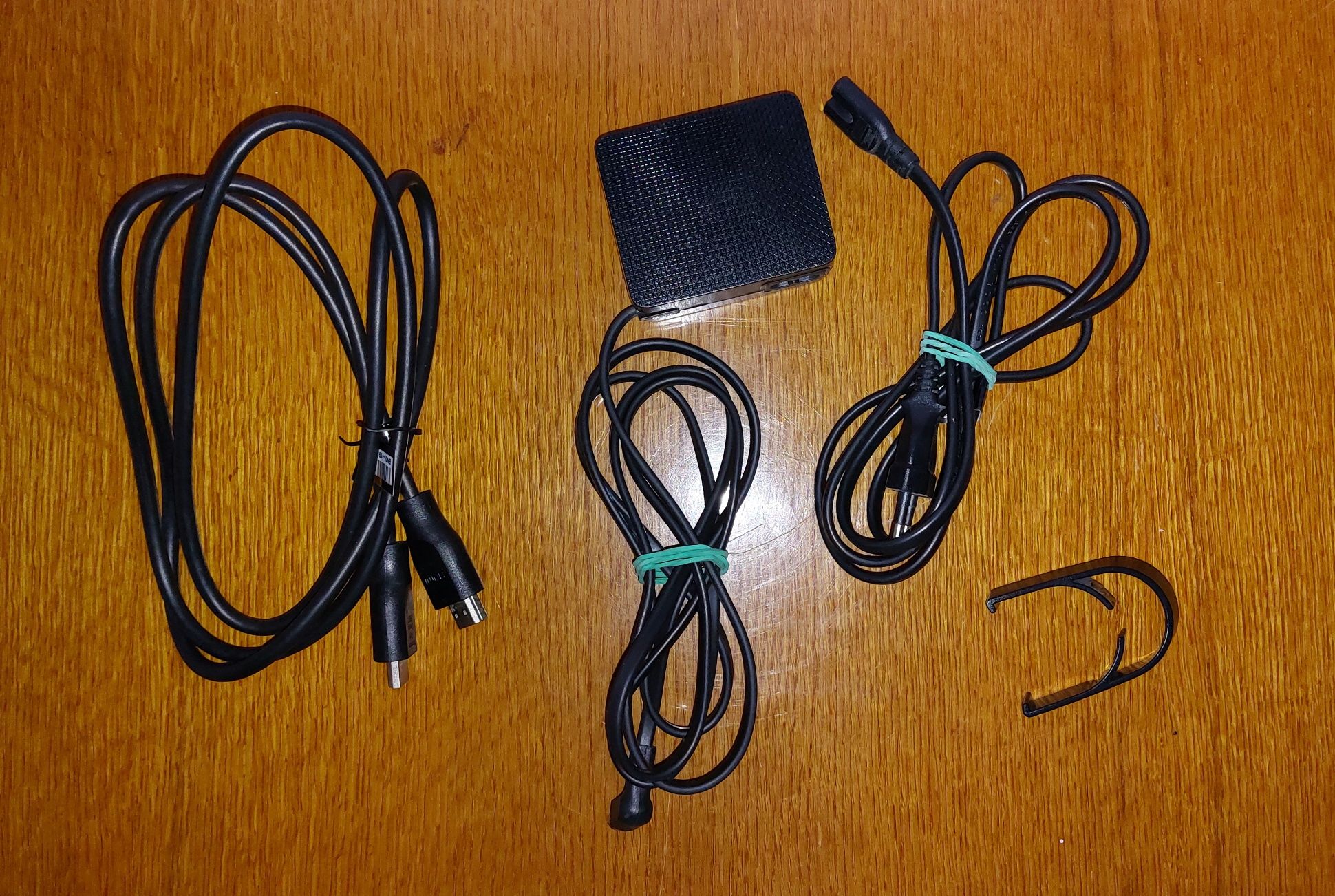Монітор 21.5" Samsung S22R350 Dark Silver (LS22R350FHIXCI)
