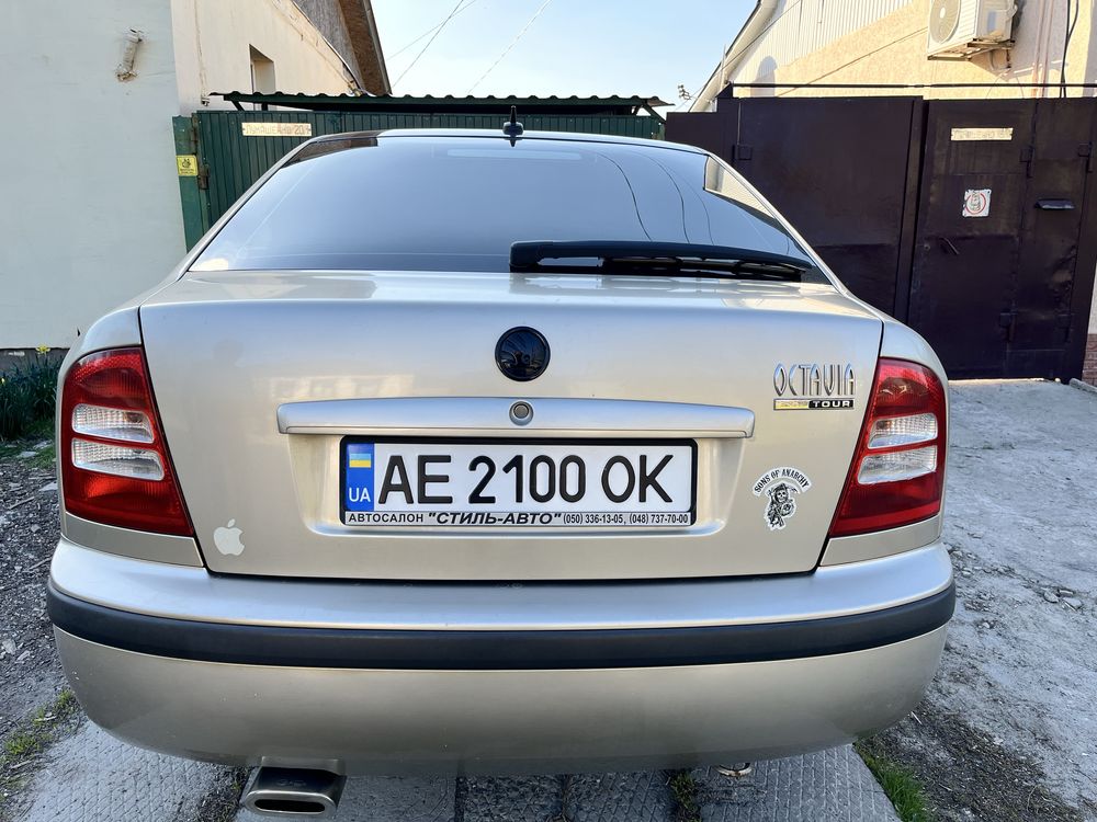 Шкода тур-2005 1.6 MPI
