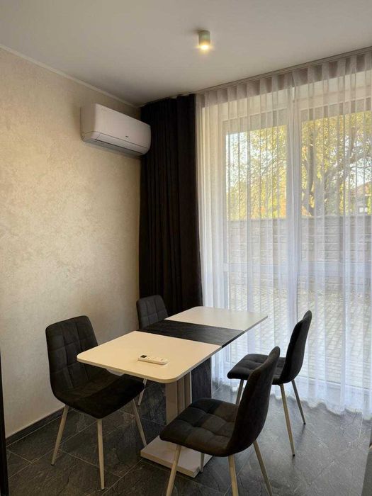 Продам чудовий котедж біля Покровського собору